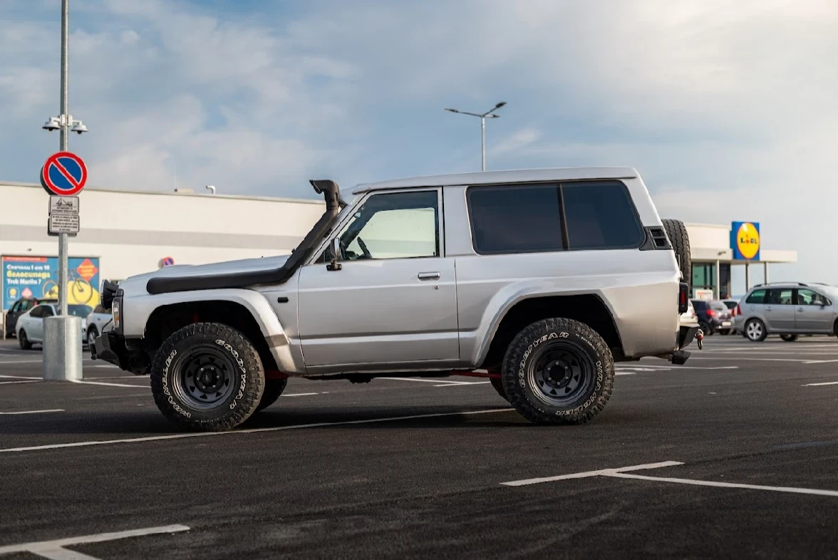 Nissan Patrol 2.8 GR Y60 * БЕЗ АНАЛОГ В БЪЛГАРИЯ * ТОП СЪСТОЯНИЕ, снимка 8 - Автомобили и джипове - 54647117