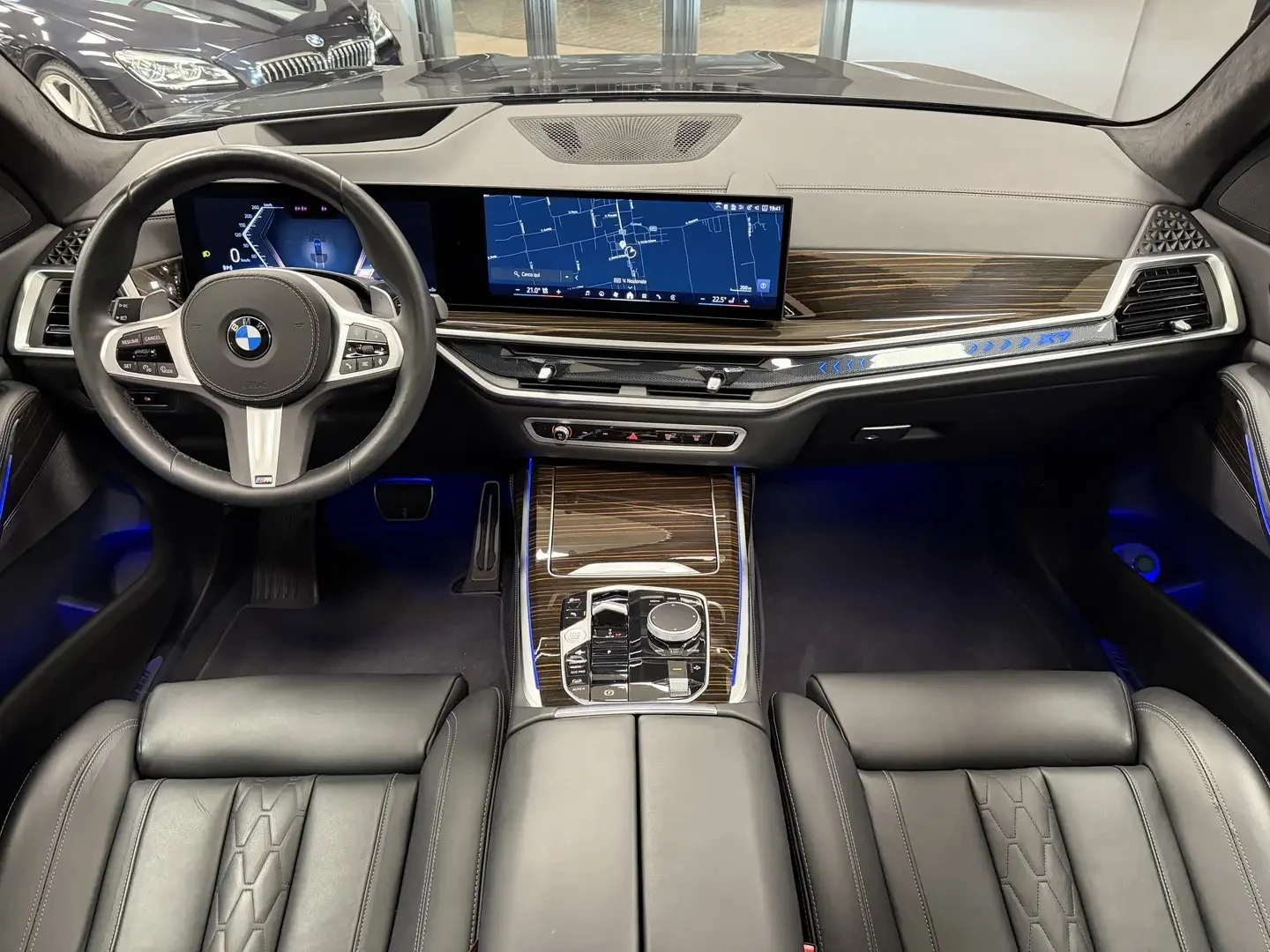 BMW X7 4.0d xDrive M-Sport Paket, снимка 9 - Автомобили и джипове - 54937531