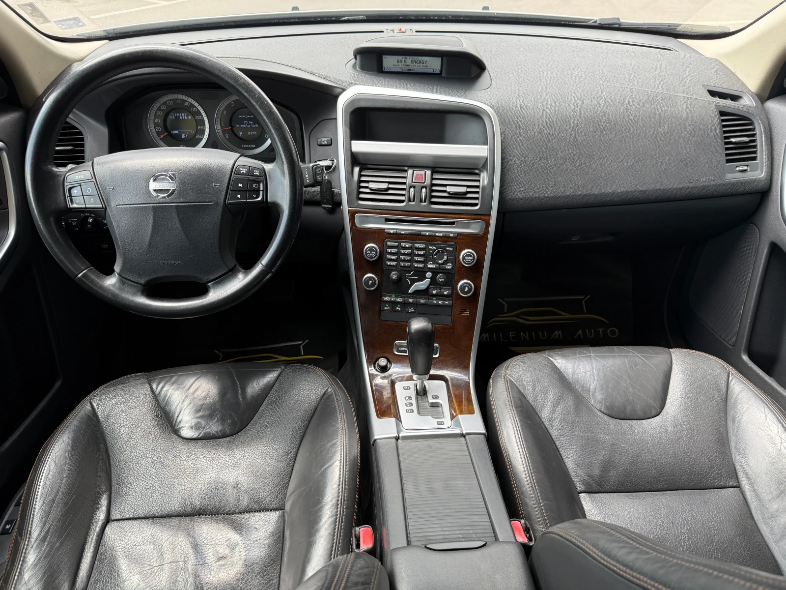 Volvo XC60 6 МЕСЕЦА ГАРАНЦИЯ/3.0i T6 305кс 4х4 Панорама, снимка 9 - Автомобили и джипове - 54977636
