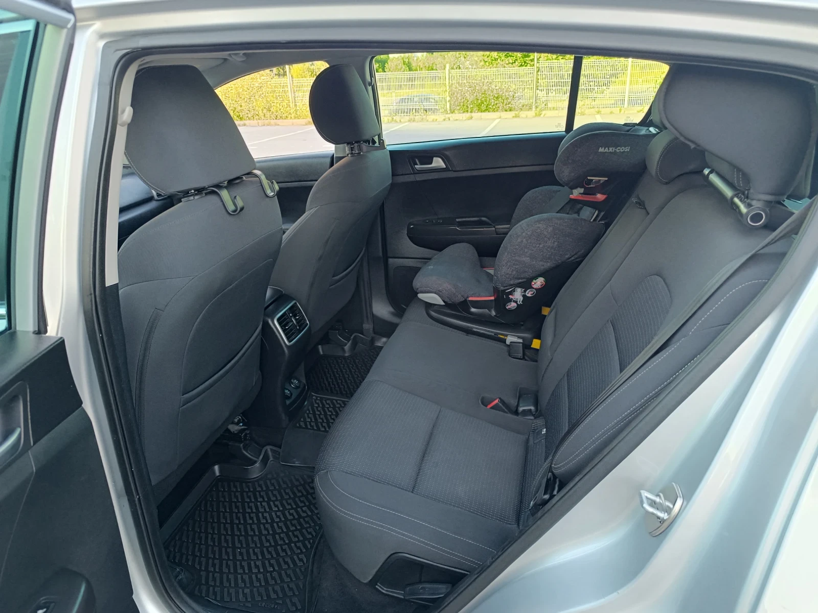 Kia Sportage 1, 6 бензин, 177 к.с. 4х4 , снимка 4 - Автомобили и джипове - 55345202
