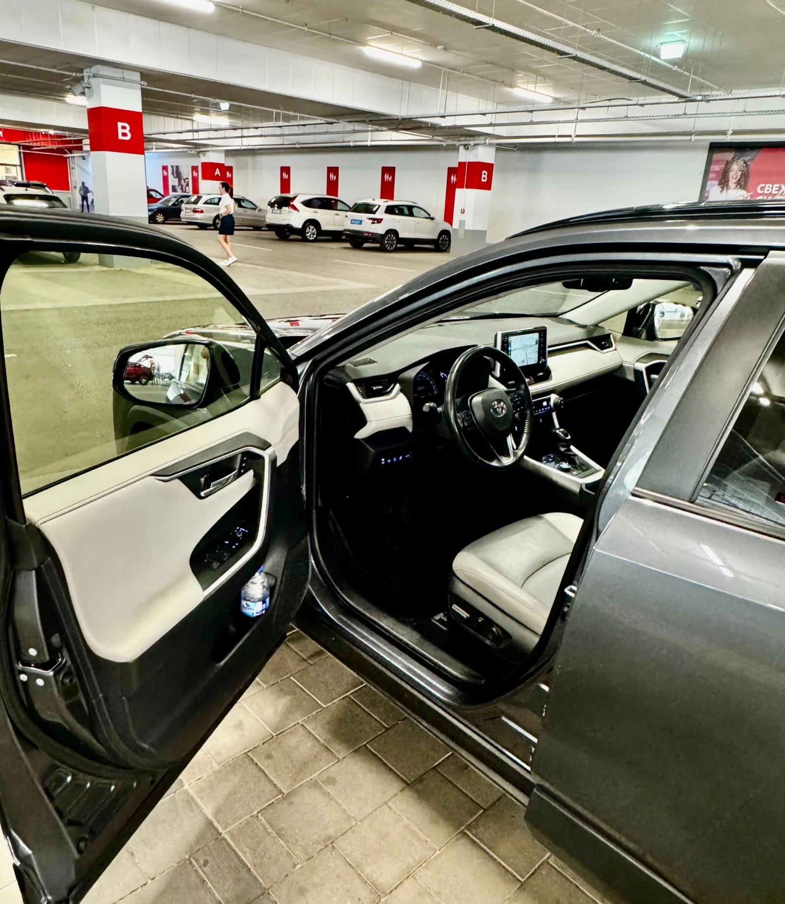 Toyota Rav4, снимка 4 - Автомобили и джипове - 55502027