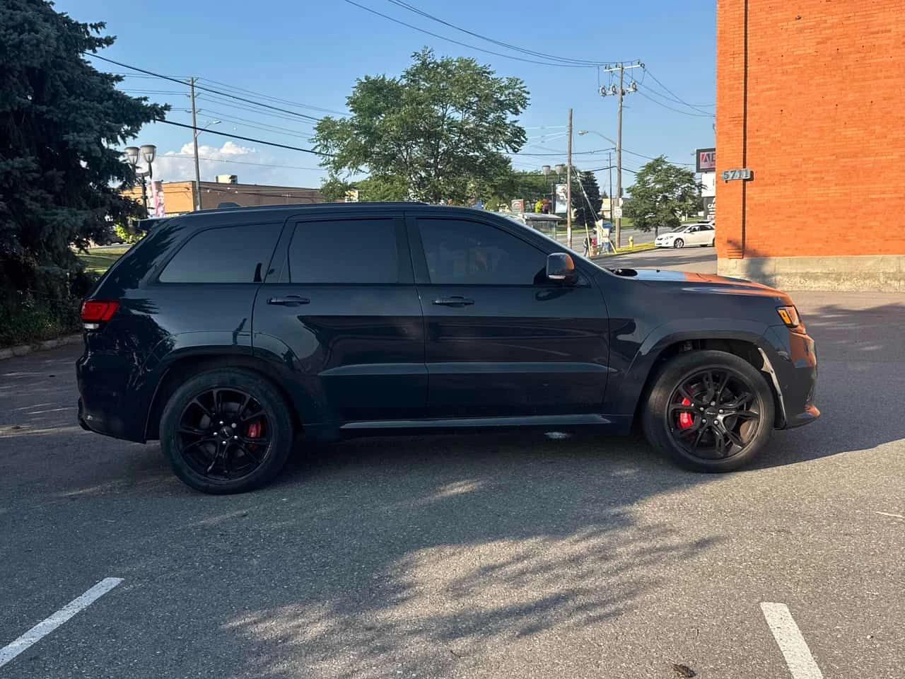 Jeep Grand cherokee * SRT * CARFAX * ОПЦИЯ ЗА ФИНАНСИРАНЕ, снимка 3 - Автомобили и джипове - 55615373