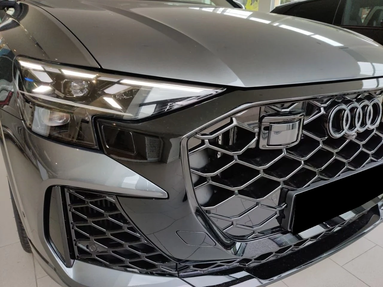 Audi RSQ8 FACELIFT / MATRIX / BLACK OPTIC / B&O / HUD / 360 , снимка 4 - Автомобили и джипове - 56018931