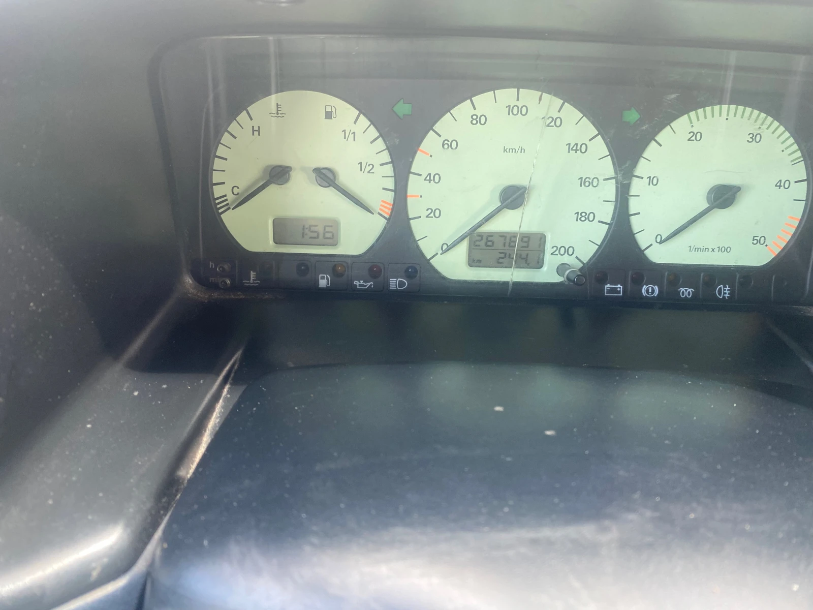 VW Multivan Клима -Перфектен , снимка 12 - Бусове и автобуси - 54660356