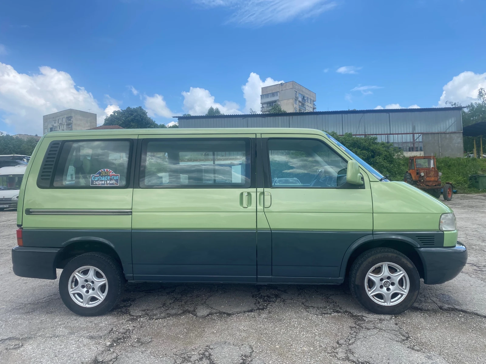 VW Multivan Клима -Перфектен , снимка 3 - Бусове и автобуси - 54660356