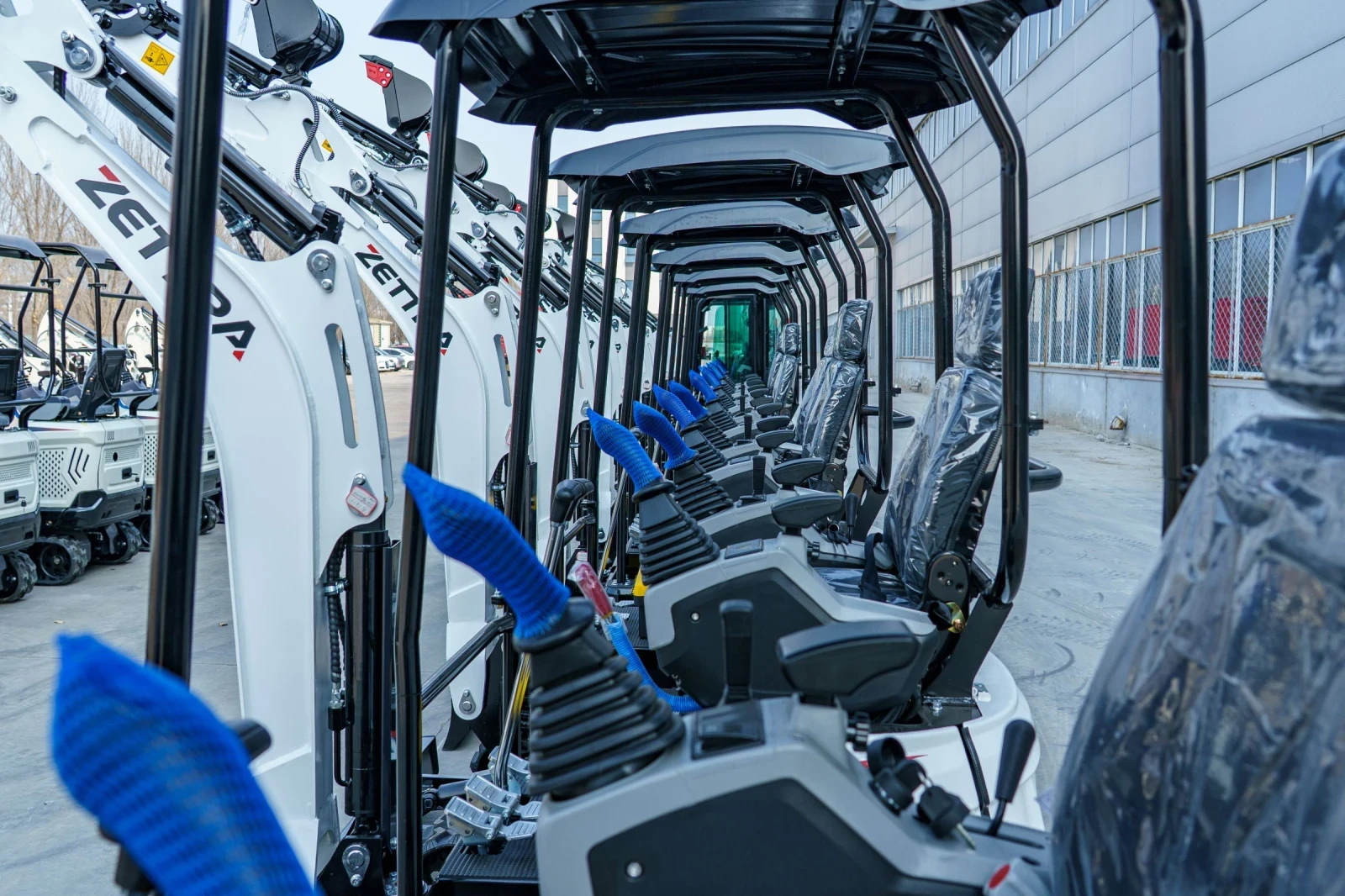Багер Kubota ZETTRA Z18 PRO /НОВ/ 1 ГОДИНА ГАРАНЦИЯ / ЛИЗИНГ /, снимка 6 - Индустриална техника - 55351074