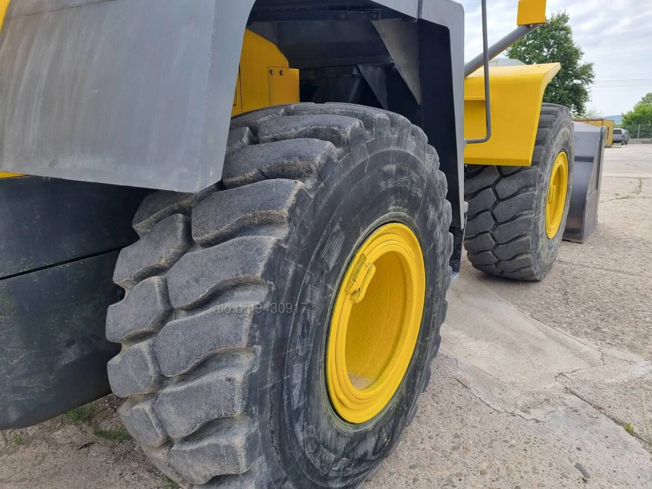 Челен товарач Komatsu D400E, снимка 6 - Индустриална техника - 56158824