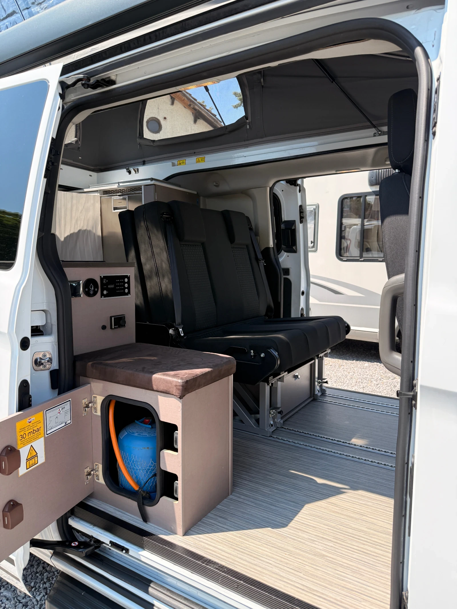 Кемпер VW California Burstner, снимка 8 - Каравани и кемпери - 55717254