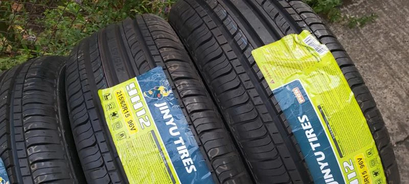 Гуми Летни 215/65R15, снимка 4 - Гуми и джанти - 29865429