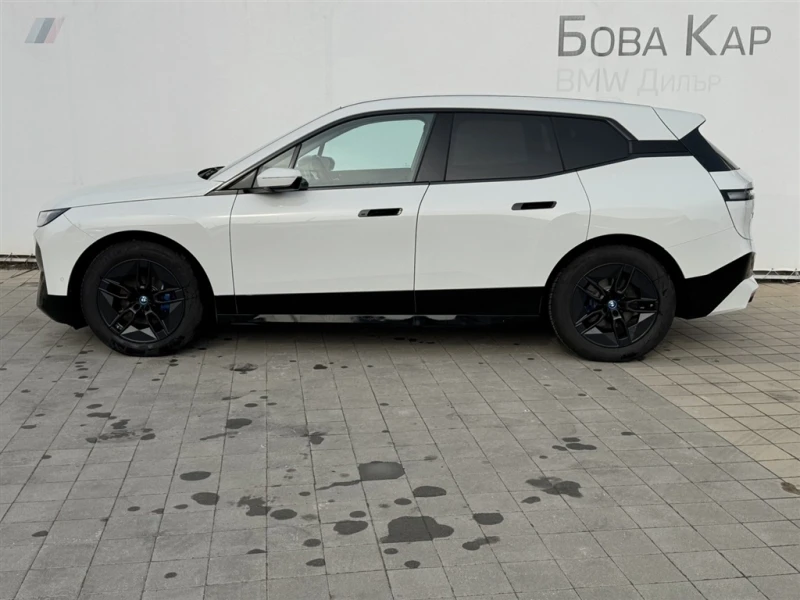 BMW iX xDrive40, снимка 3 - Автомобили и джипове - 49302337