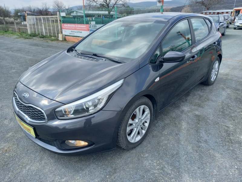 Kia Ceed 1.4 -90KC  HAВИГАЦИЯ   6 - СКОРОСТИ ТОП СЪСТОЯНИЕ , снимка 3 - Автомобили и джипове - 49712212