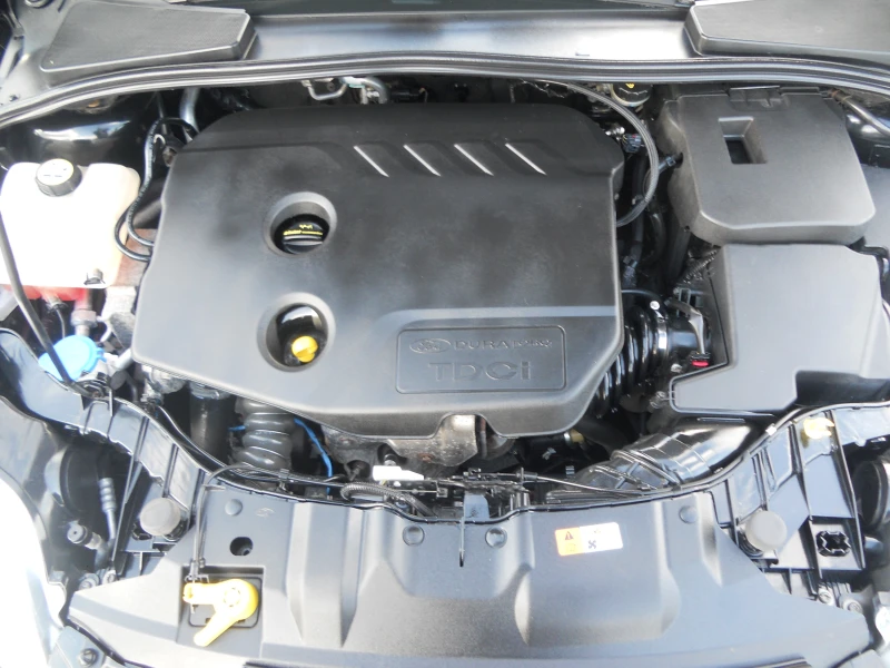 Ford Focus 1.6TDCI Лизинг!!!95 КОНСКИ СИЛИ, снимка 13 - Автомобили и джипове - 49773895