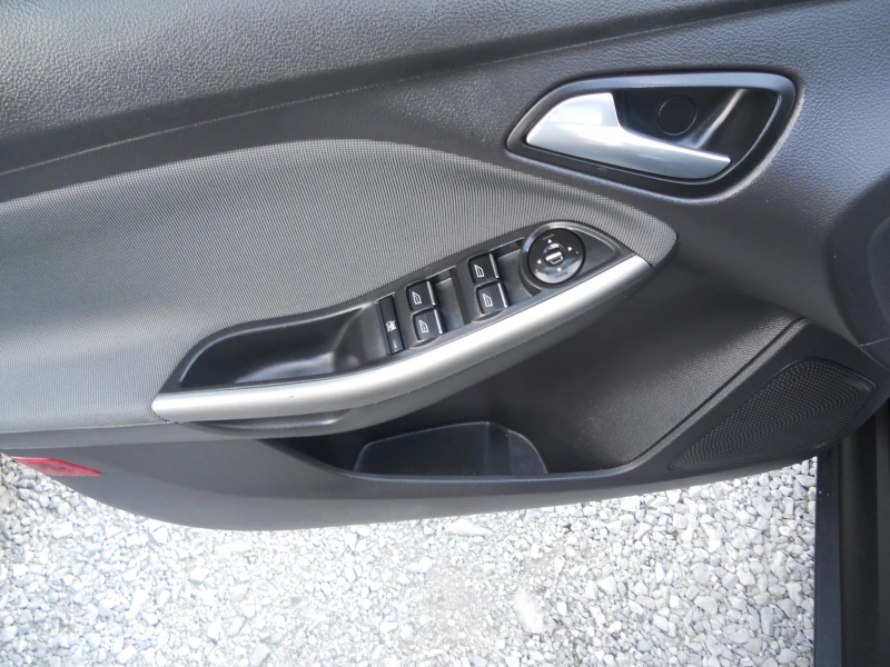 Ford Focus 1.6TDCI Лизинг!!!95 КОНСКИ СИЛИ, снимка 10 - Автомобили и джипове - 49773895