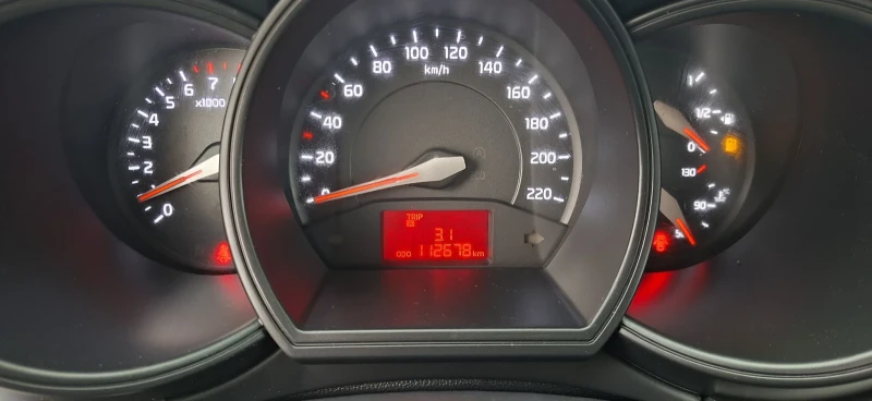 Kia Rio 1, 3 БЕНЗИН/ГАЗ, снимка 9 - Автомобили и джипове - 51888244