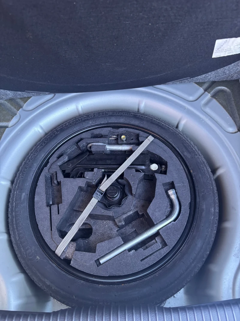 VW Golf 1.6FSI, снимка 9 - Автомобили и джипове - 52525163