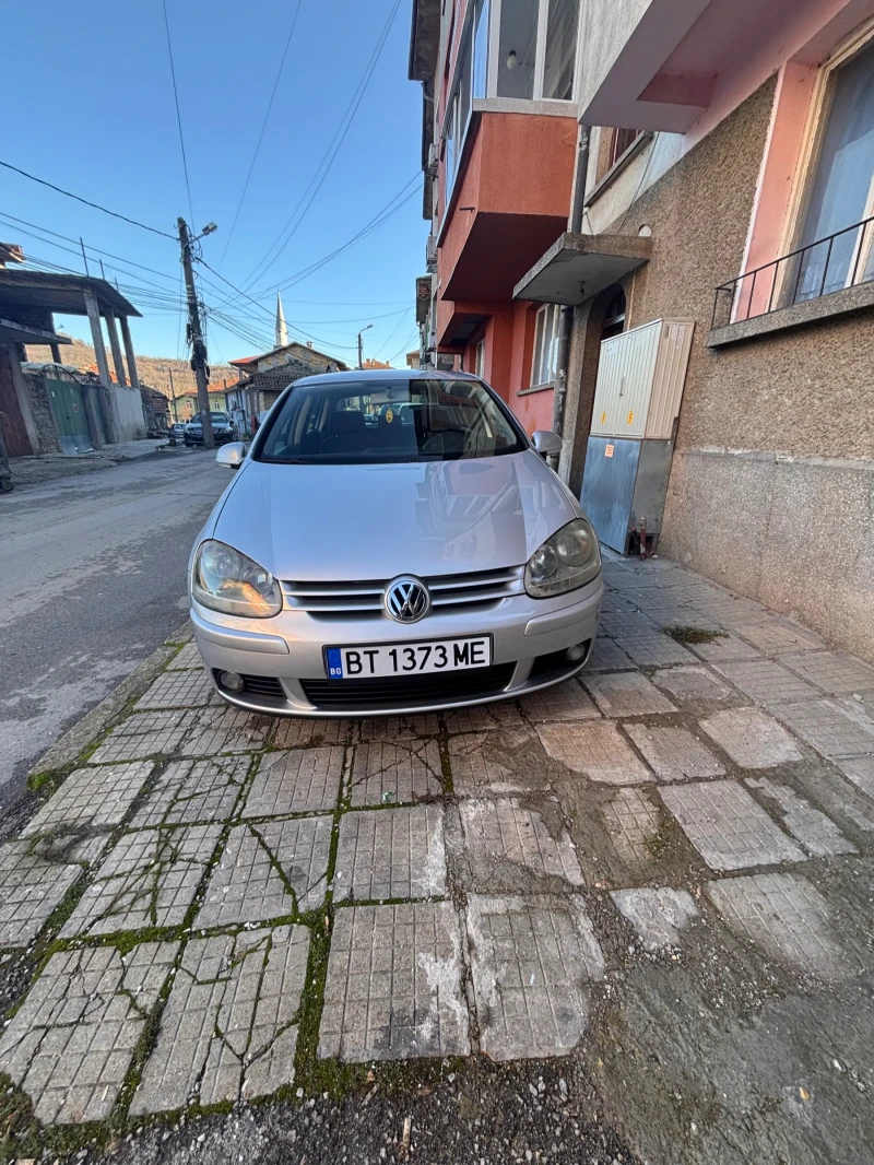 VW Golf 1.6FSI, снимка 2 - Автомобили и джипове - 52525163