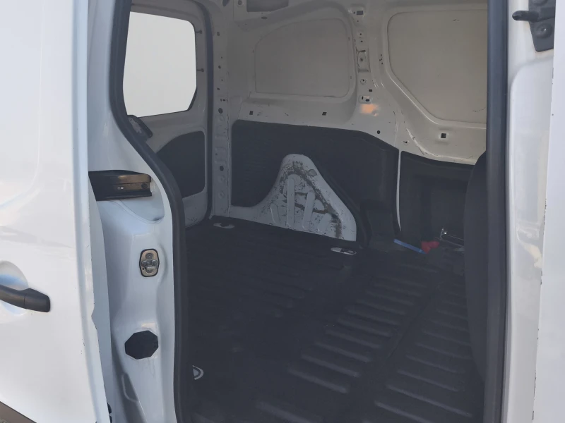 Citroen Berlingo 1.6HDi 75 BVM5 E6 // 1807R18, снимка 12 - Автомобили и джипове - 52773838