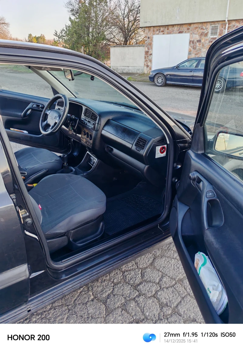 VW Golf 1.6 GT 101 KS. , снимка 7 - Автомобили и джипове - 52806999