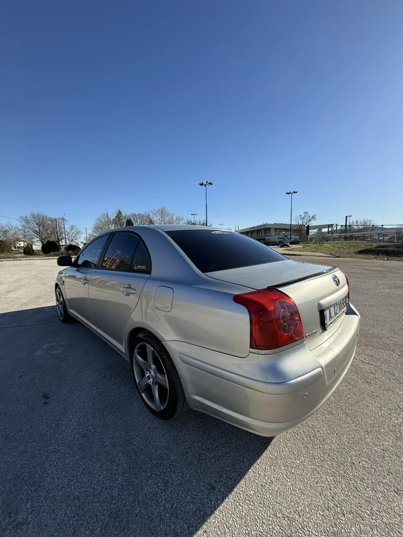 Toyota Avensis 1.8 VVTI, снимка 13 - Автомобили и джипове - 52930325
