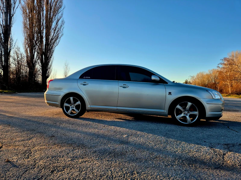 Toyota Avensis 1.8 VVTI, снимка 10 - Автомобили и джипове - 52930325