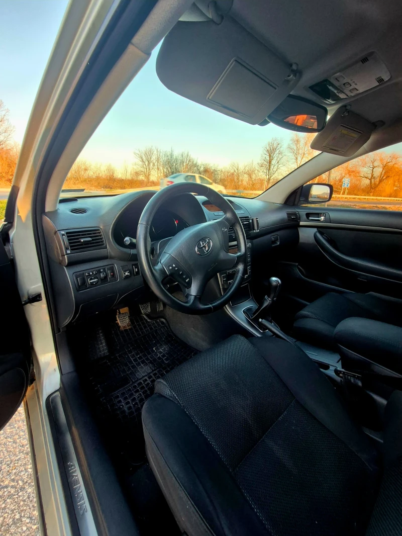Toyota Avensis 1.8 VVTI, снимка 8 - Автомобили и джипове - 52930325
