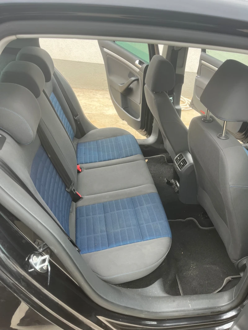 VW Golf 1.9 Шибедах, парктроник , снимка 12 - Автомобили и джипове - 53514253