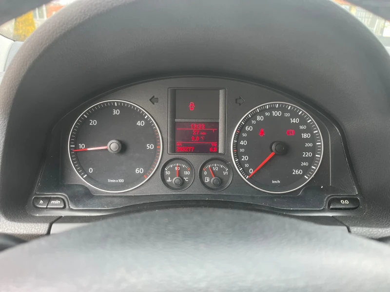 VW Golf 1.9 Шибедах, парктроник , снимка 14 - Автомобили и джипове - 53514253