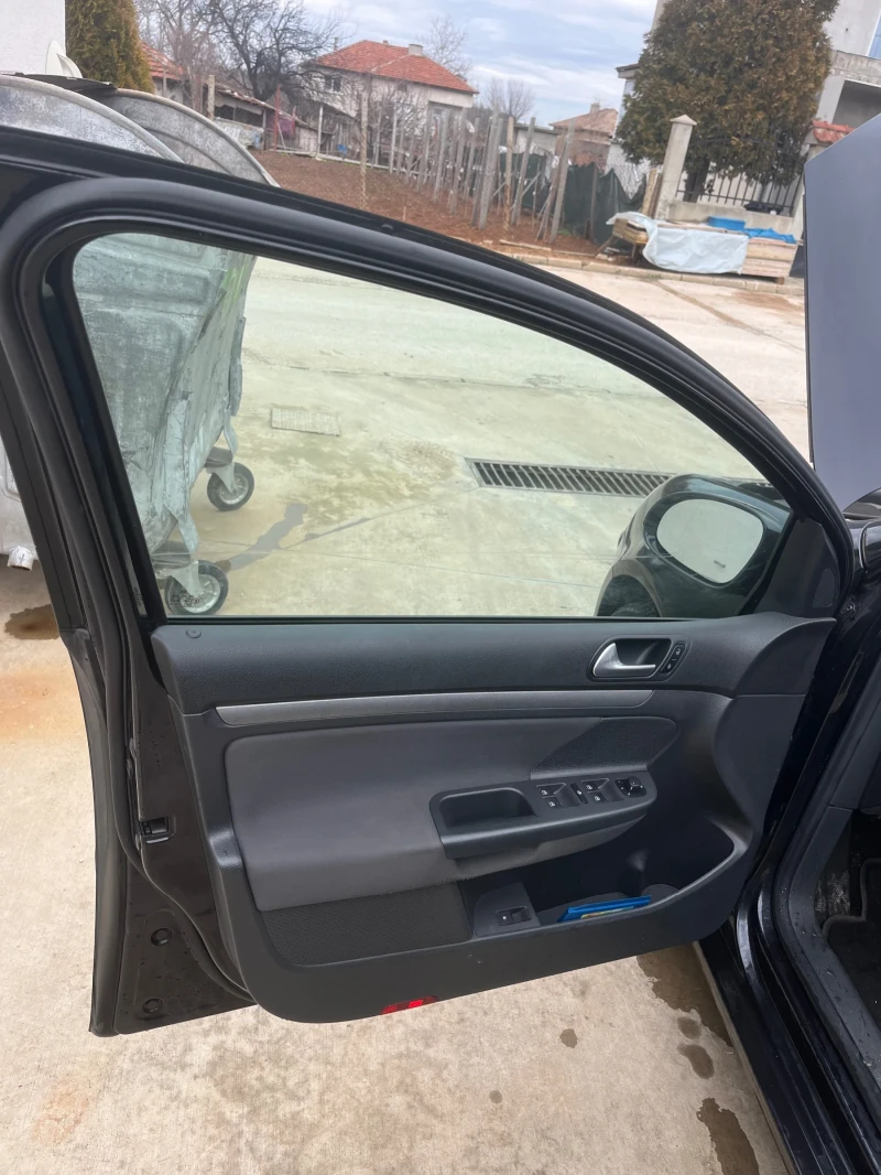 VW Golf 1.9 Шибедах, парктроник , снимка 17 - Автомобили и джипове - 53514253
