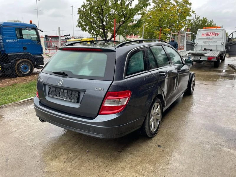 Mercedes-Benz C 200 2.2 CDI, снимка 3 - Автомобили и джипове - 41990927