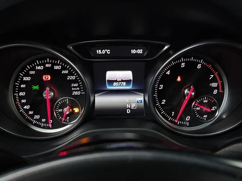 Mercedes-Benz CLA 2.5, снимка 8 - Автомобили и джипове - 54287661
