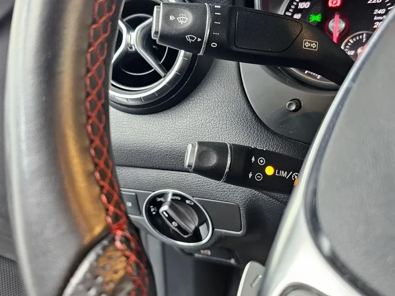 Mercedes-Benz CLA 2.5, снимка 15 - Автомобили и джипове - 54287661