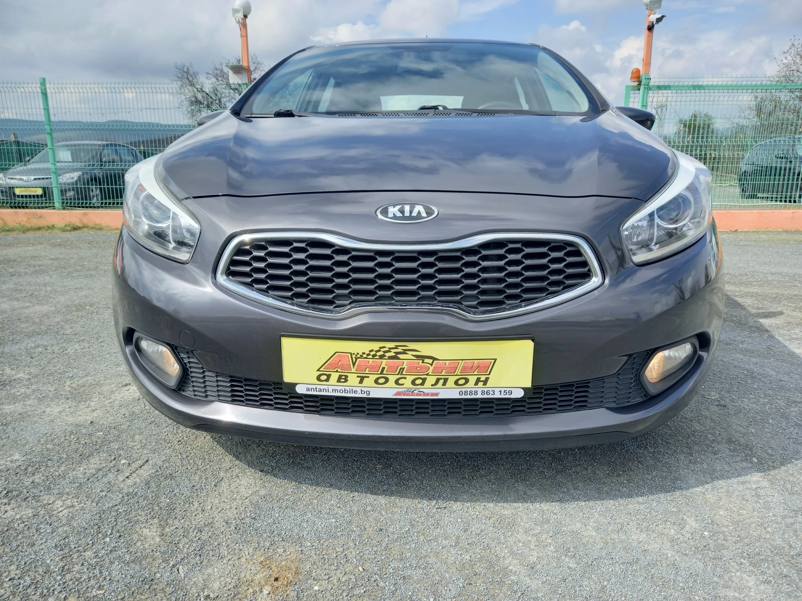 Kia Ceed 1.4 -90KC  HAВИГАЦИЯ   6 - СКОРОСТИ ТОП СЪСТОЯНИЕ  | Mobile.bg — изображение 1