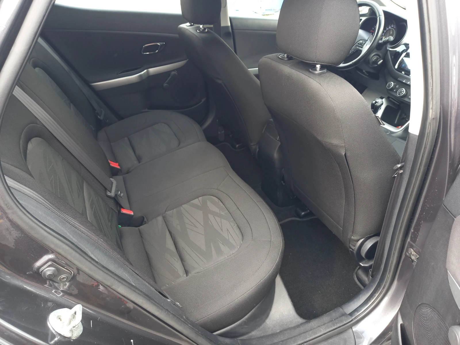 Kia Ceed 1.4 -90KC  HAВИГАЦИЯ   6 - СКОРОСТИ ТОП СЪСТОЯНИЕ  | Mobile.bg — изображение 13