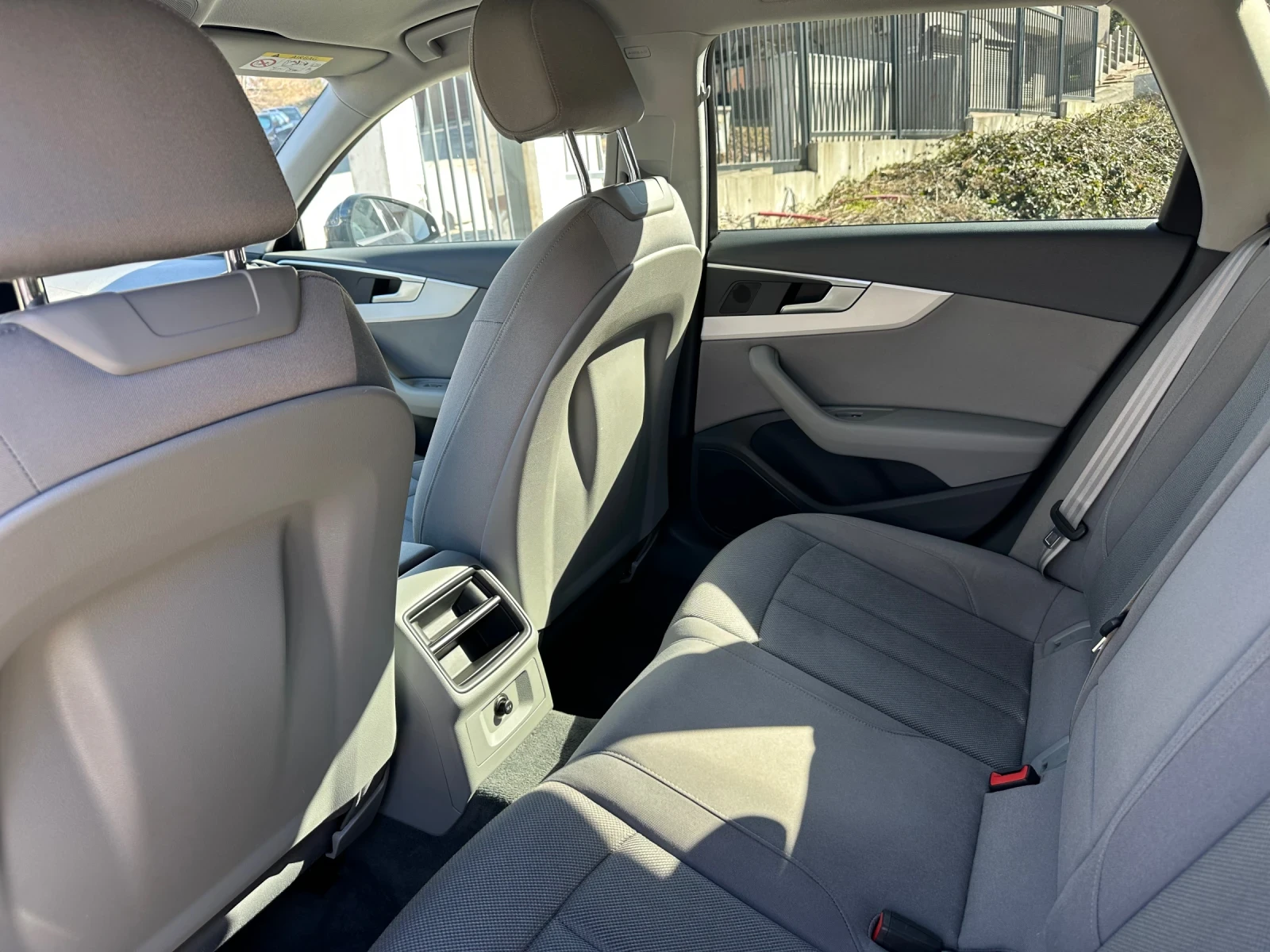 Audi A4 2.0TDI_150kc_Automatic - изображение 9
