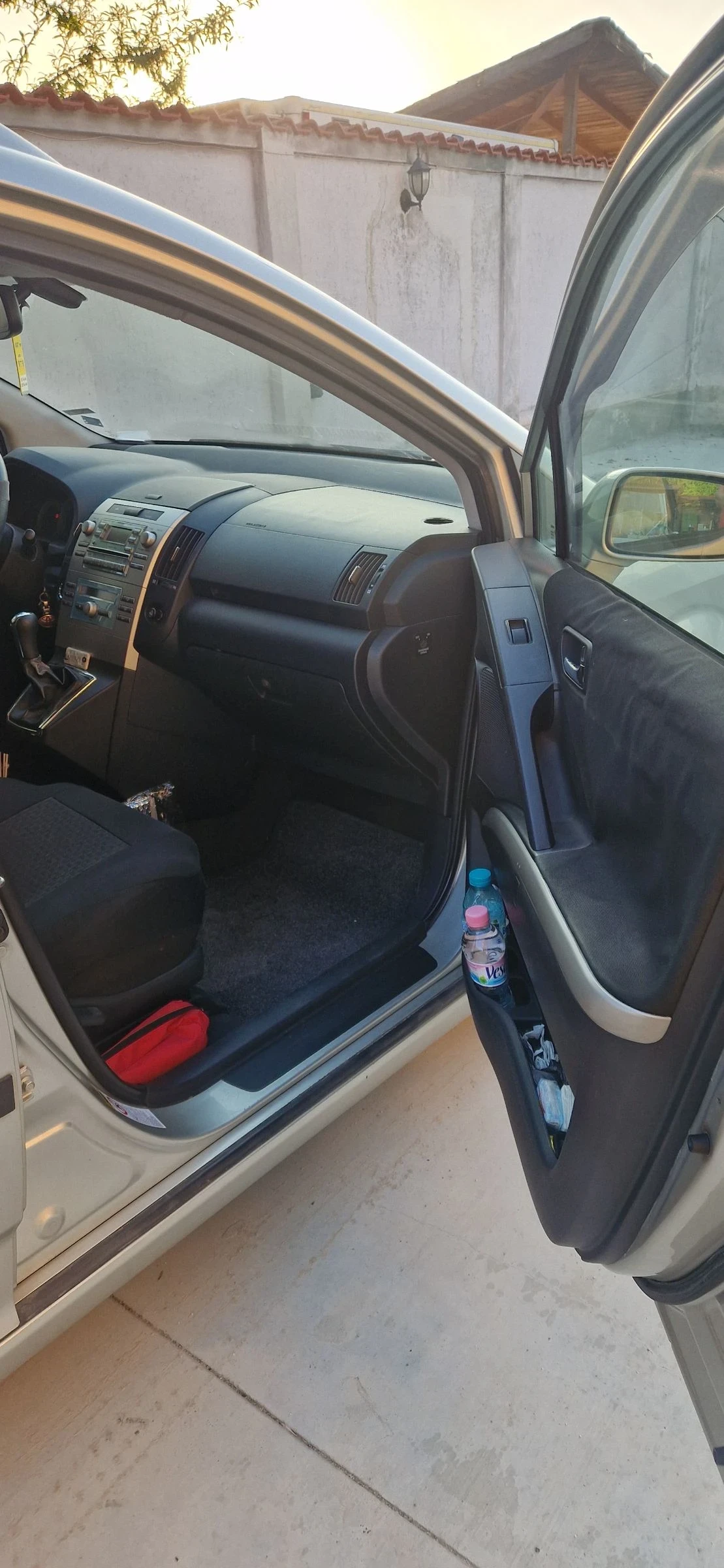 Toyota Corolla verso 1.8 LPC - изображение 6
