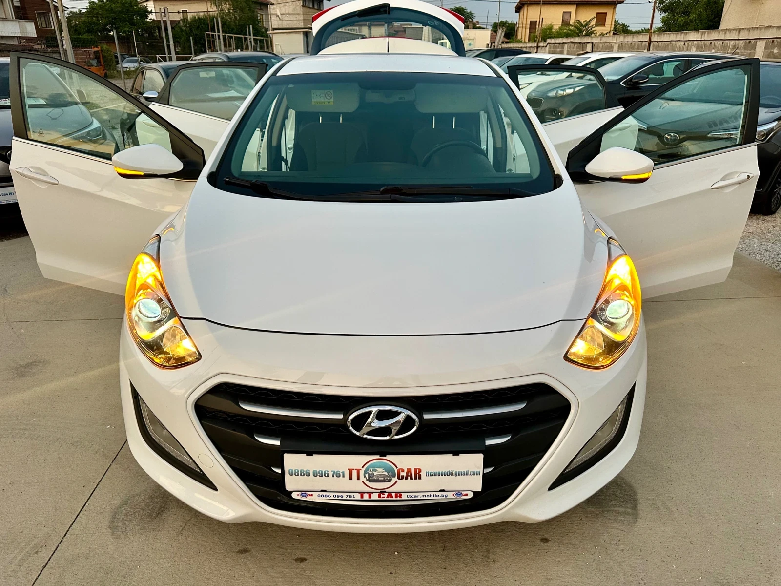 Hyundai I30 Камера! Нави! 6-скорости! Лед! EURO 6B Лизинг! - изображение 9