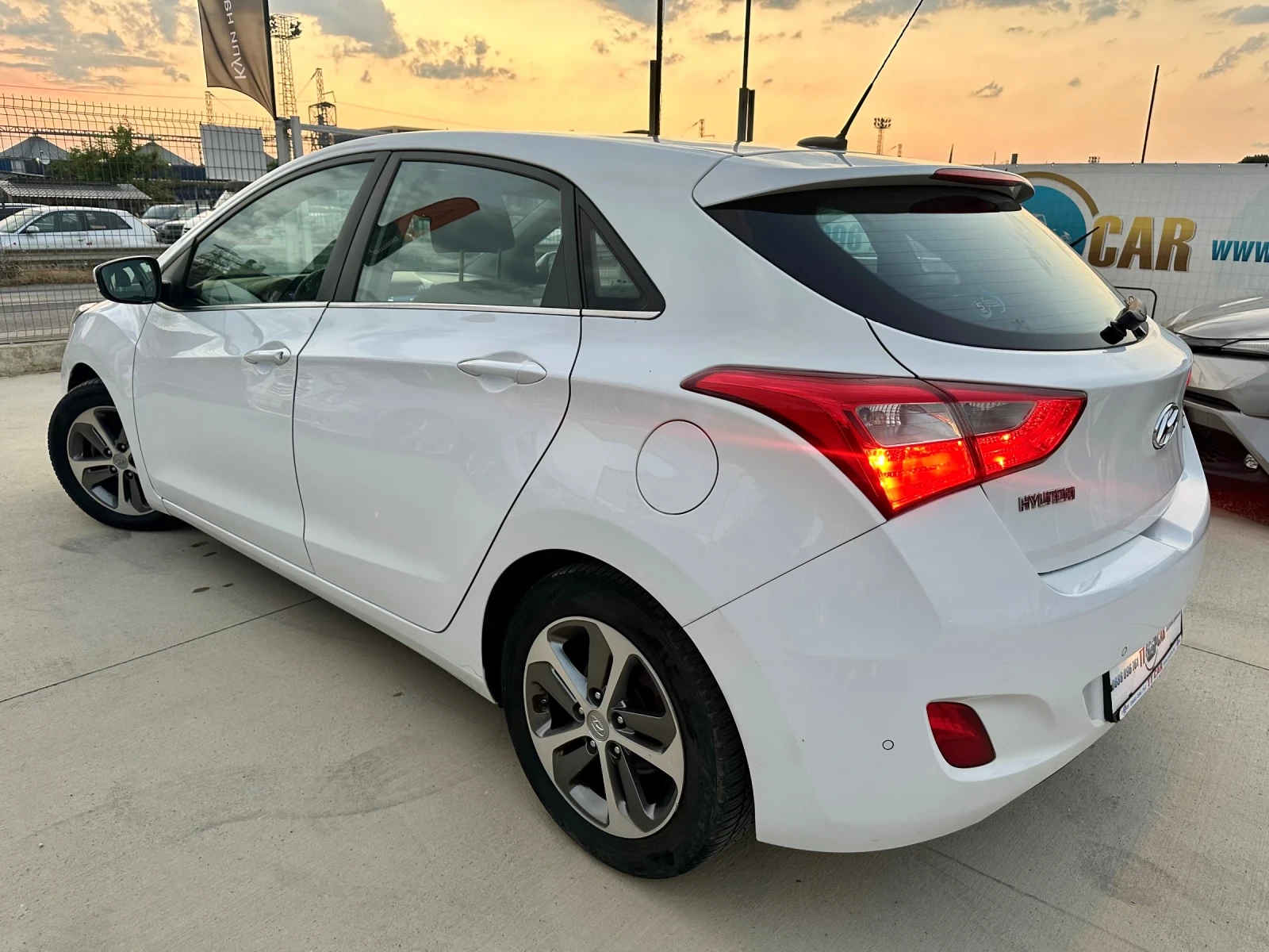 Hyundai I30 Камера! Нави! 6-скорости! Лед! EURO 6B Лизинг! - изображение 6