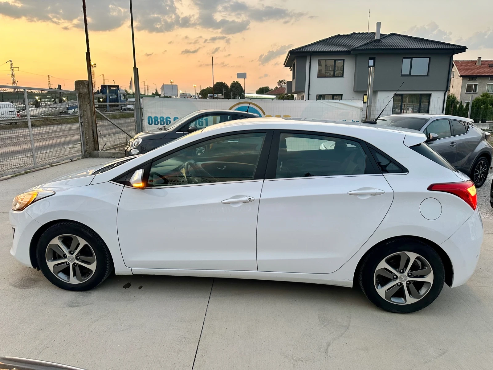 Hyundai I30 Камера! Нави! 6-скорости! Лед! EURO 6B Лизинг! - изображение 7