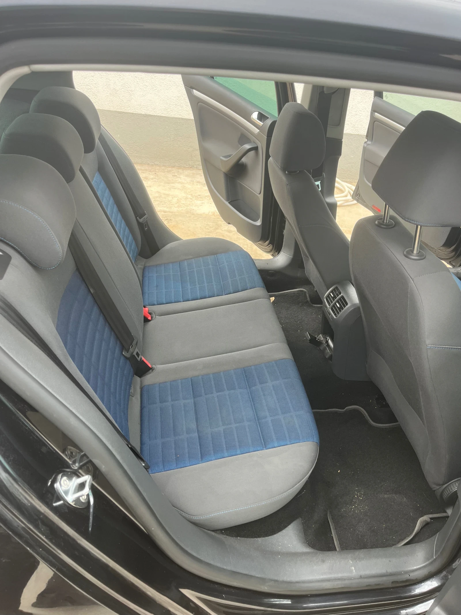 VW Golf TOUR 1.9 Шибедах, парктроник , снимка 12 - Автомобили и джипове - 53514253