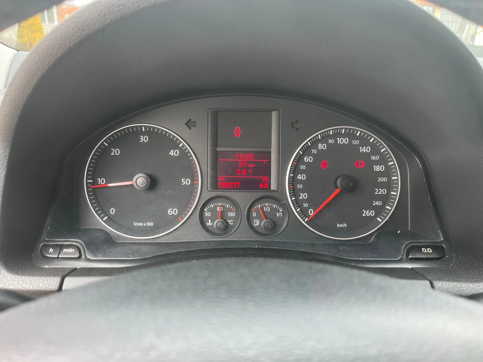 VW Golf TOUR 1.9 Шибедах, парктроник , снимка 14 - Автомобили и джипове - 53514253