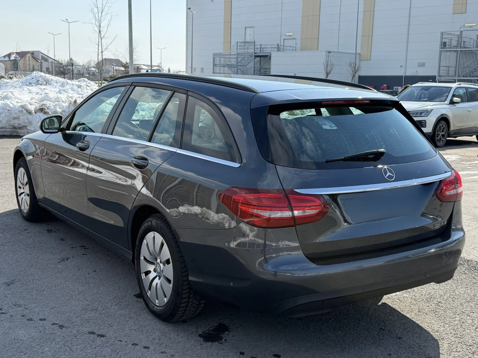 Mercedes-Benz C 250 BiTurbo* AMG* LED, снимка 4 - Автомобили и джипове - 53818337