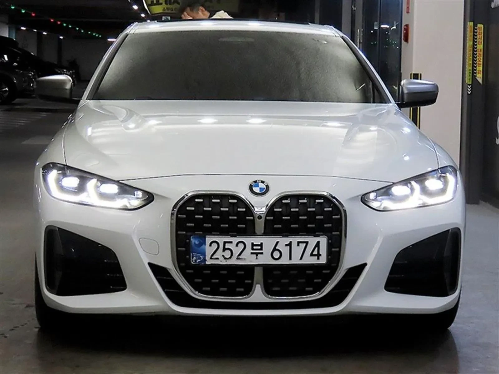 BMW 440 M-PACK* HARMAN KARDON* LASER* 360 CAM* CARBON* HUD, снимка 2 - Автомобили и джипове - 54137792