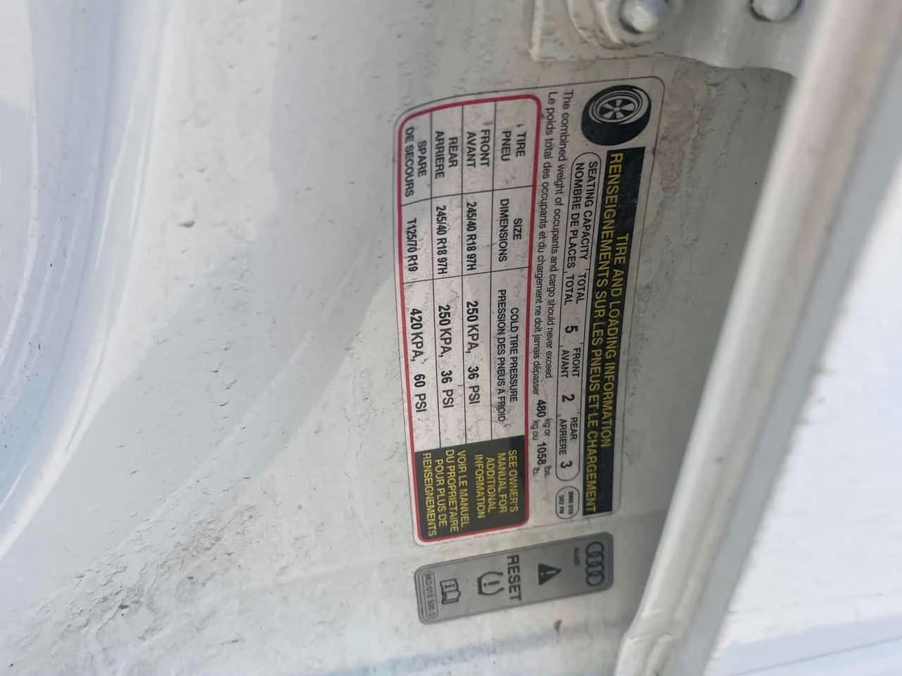 Audi A4  Komfort /DIS/CAMERA/LED/КЛИП НА МОТОРА , снимка 10 - Автомобили и джипове - 54167654