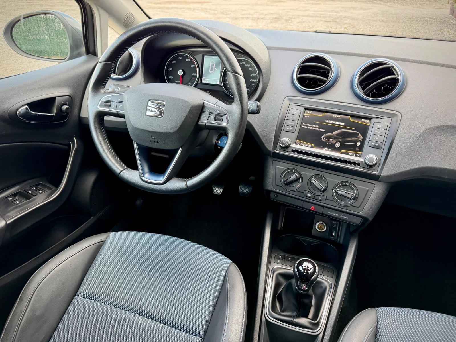 Seat Ibiza 1.0 MPI* CONNECT, снимка 11 - Автомобили и джипове - 54766402