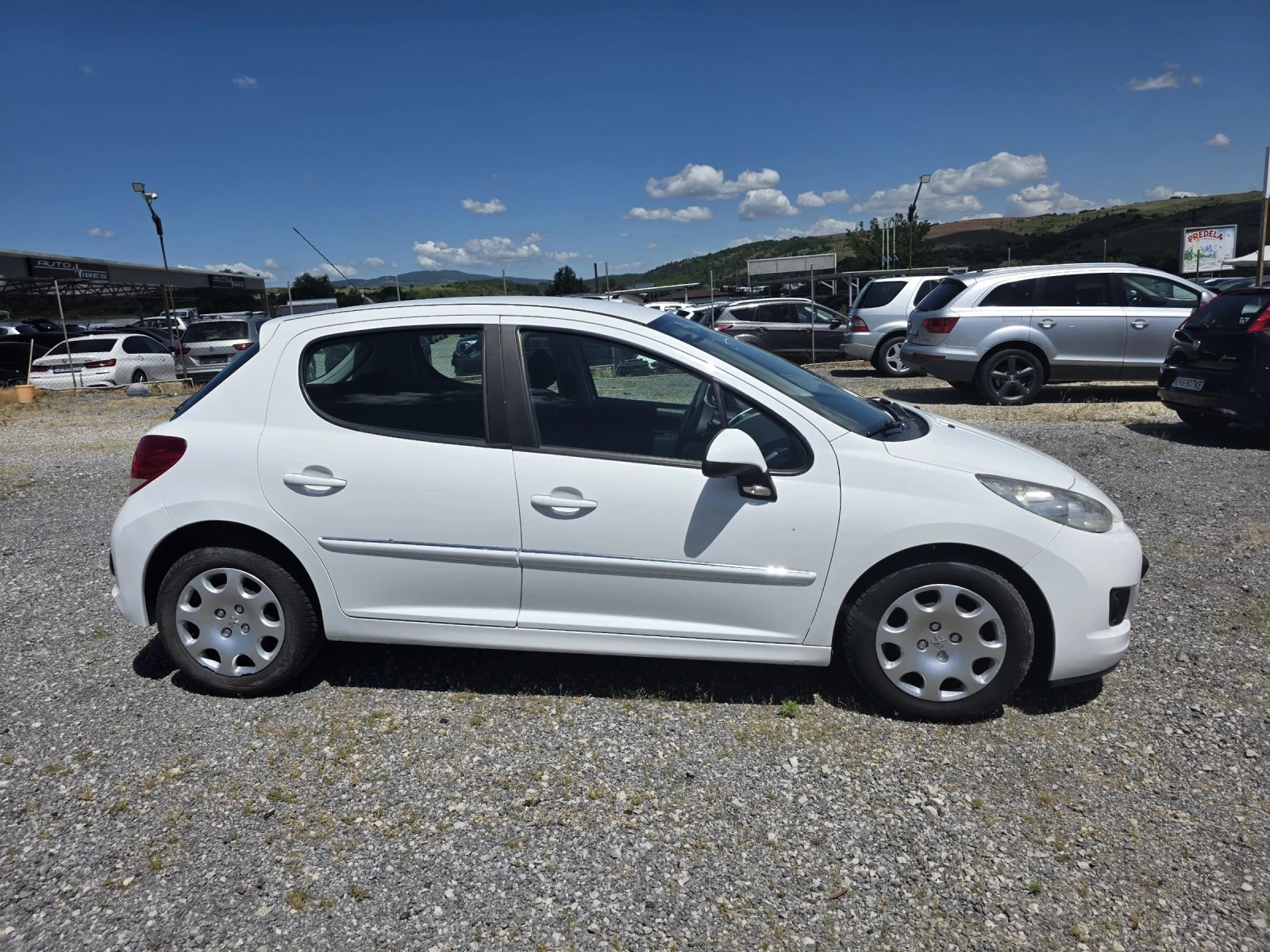 Peugeot 207 1.4, снимка 2 - Автомобили и джипове - 54901363