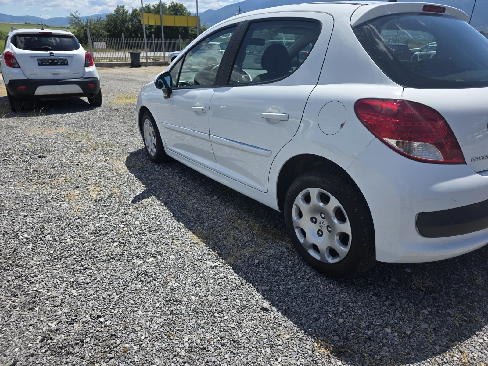 Peugeot 207 1.4, снимка 3 - Автомобили и джипове - 54901363