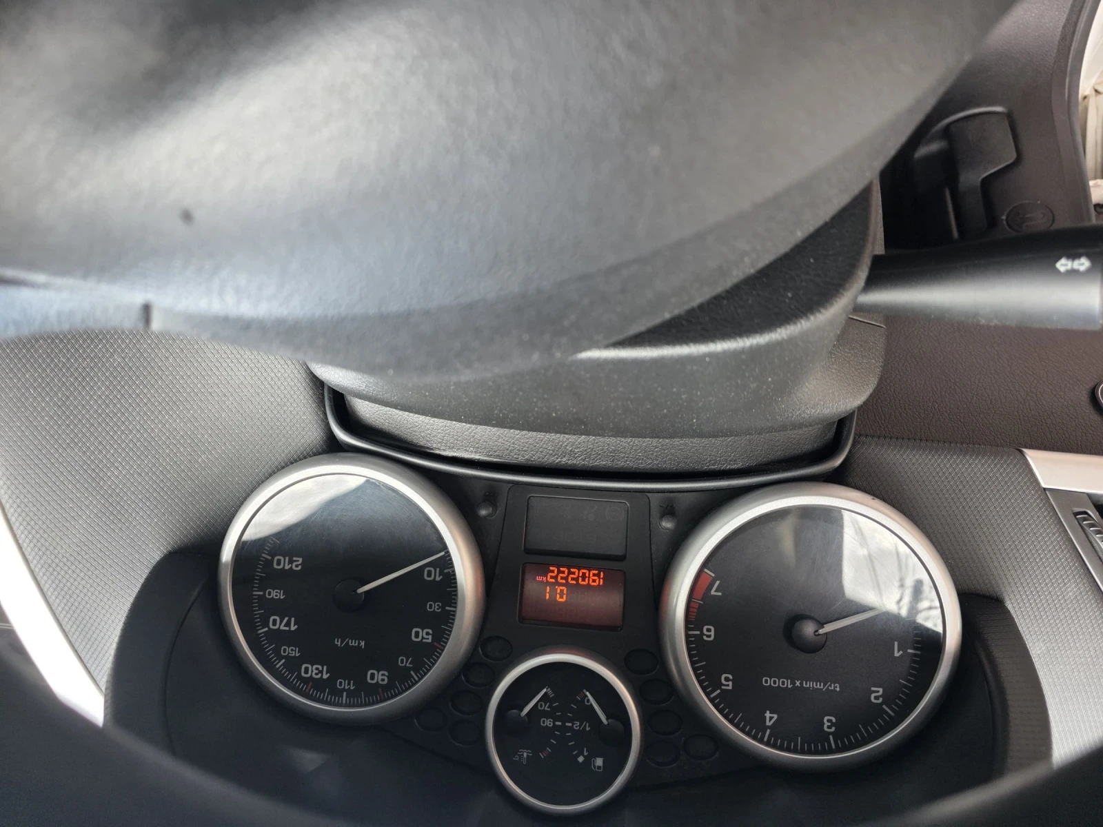 Peugeot 207 1.4, снимка 9 - Автомобили и джипове - 54901363