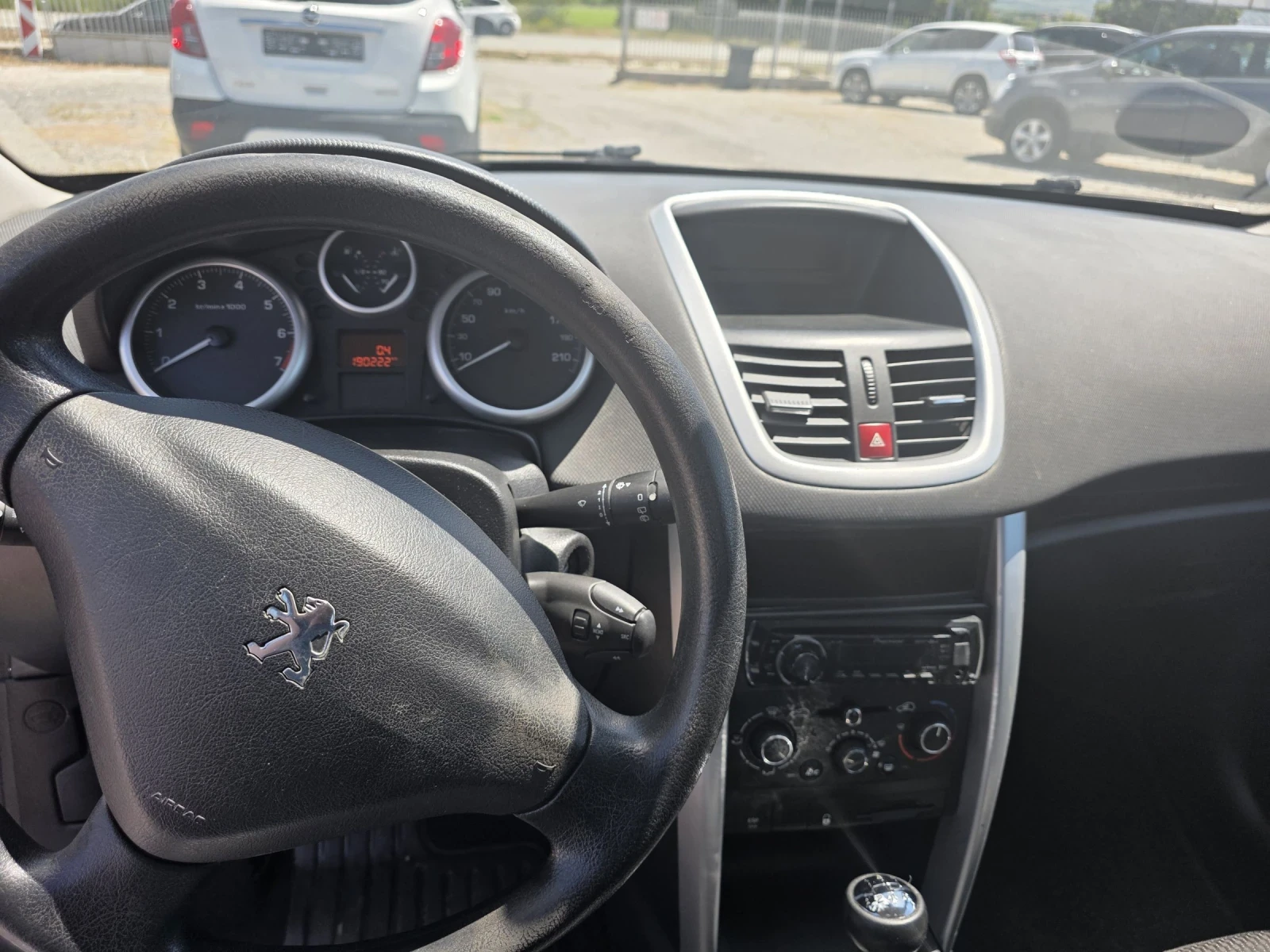 Peugeot 207 1.4, снимка 6 - Автомобили и джипове - 54901363