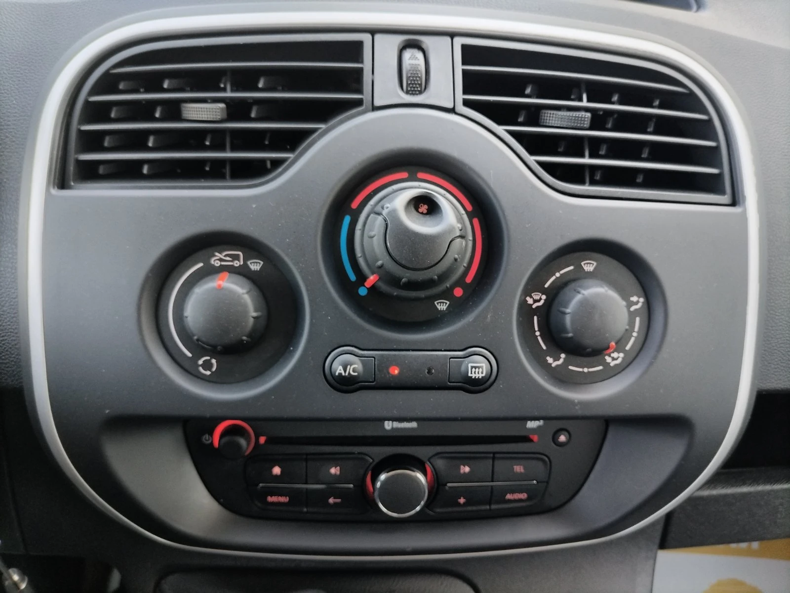 Renault Kangoo 1.5dCi/95к.с., снимка 16 - Автомобили и джипове - 54999954