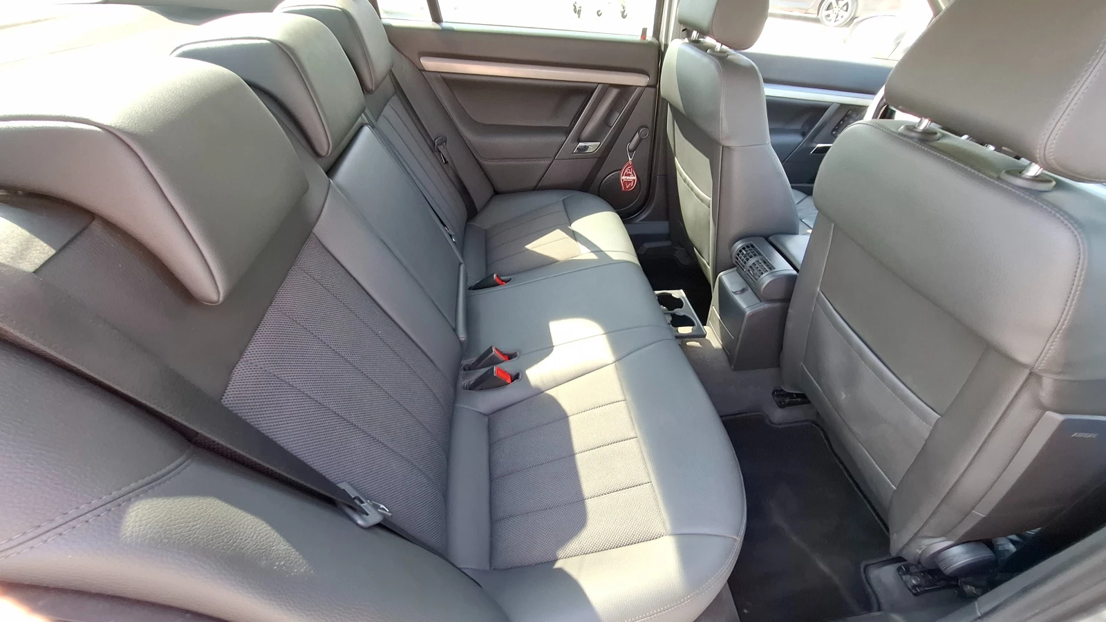 Opel Vectra 1.9 CDTI, снимка 9 - Автомобили и джипове - 55114280